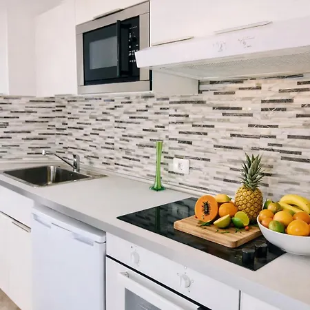 Apartment Party Coast For Young Travelers