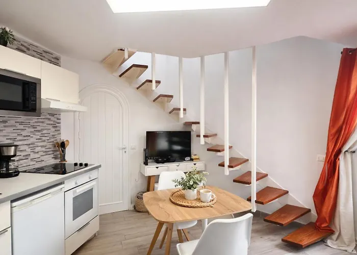 Party Coast For Young Travelers * פלאייה דה לאס אמריקס