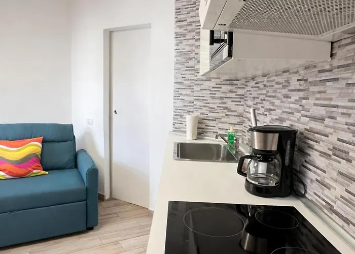 Party Coast For Young Travelers * פלאייה דה לאס אמריקס