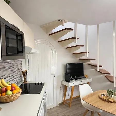 Апартаменты Party Coast For Young Travelers *