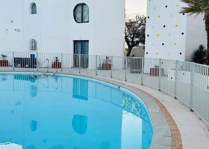 Party Coast For Young Travelers Apartment